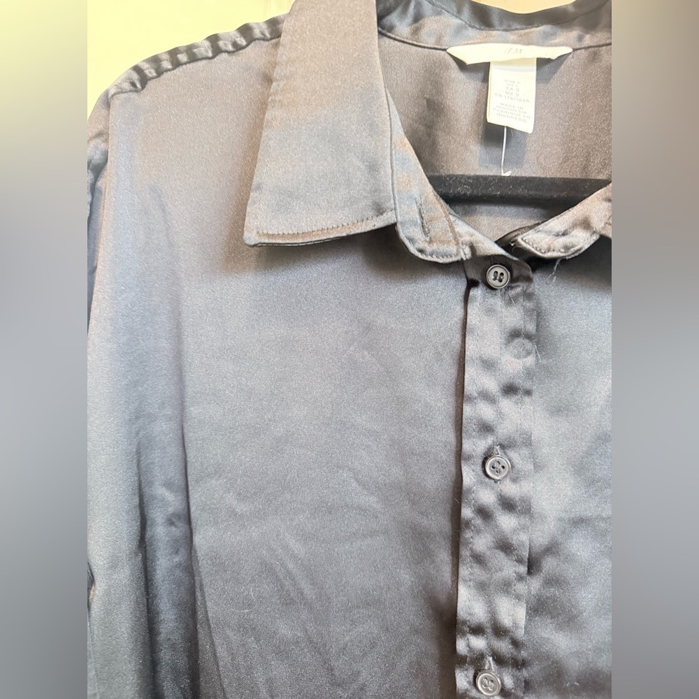 NWOT H&M Women's Oversized Black Button Down Shirt - Size Large - Picture 5 of 10